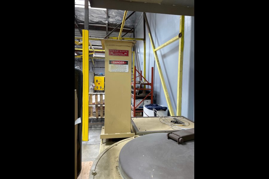 Detailed Pictures of Thermtronix Natural Gas Heated Crucible Type Aluminum Melting-Holding Furnace DCMP-5594