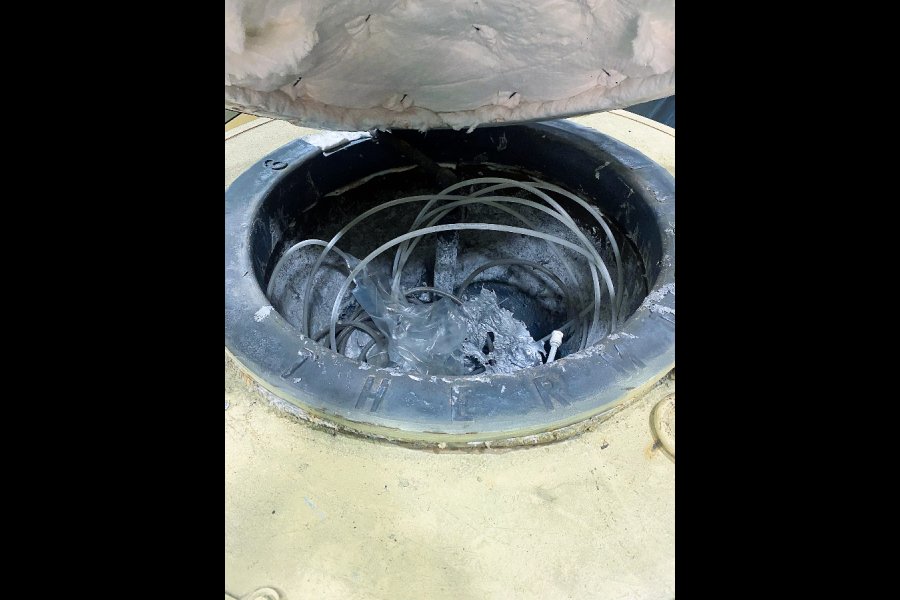 Detailed Pictures of Thermtronix Natural Gas Heated Crucible Type Aluminum Melting-Holding Furnace DCMP-5594