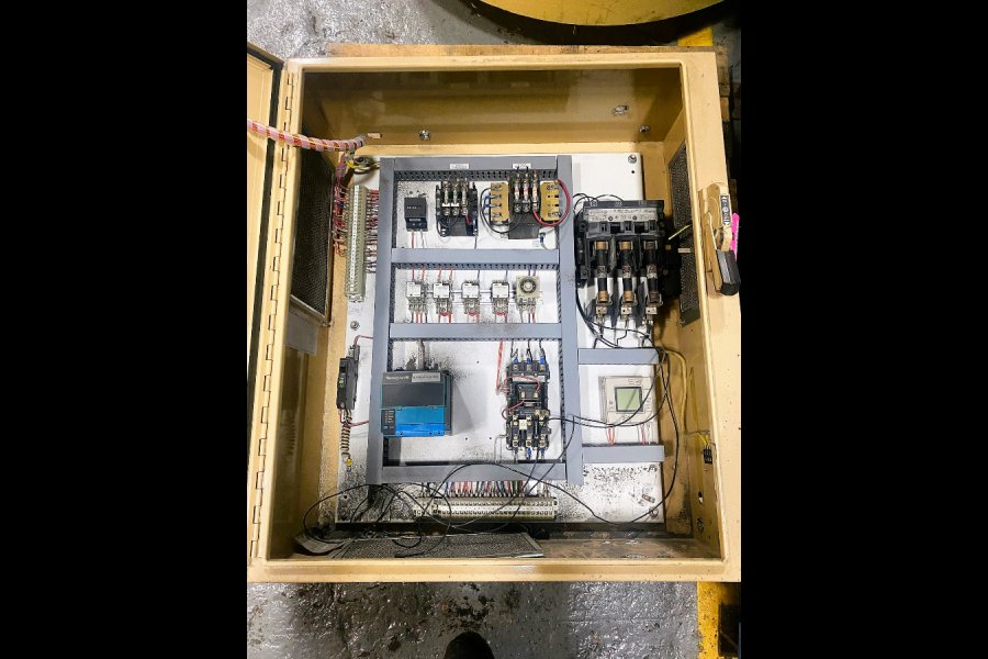 Detailed Pictures of Thermtronix Natural Gas Heated Crucible Type Aluminum Melting-Holding Furnace DCMP-5594