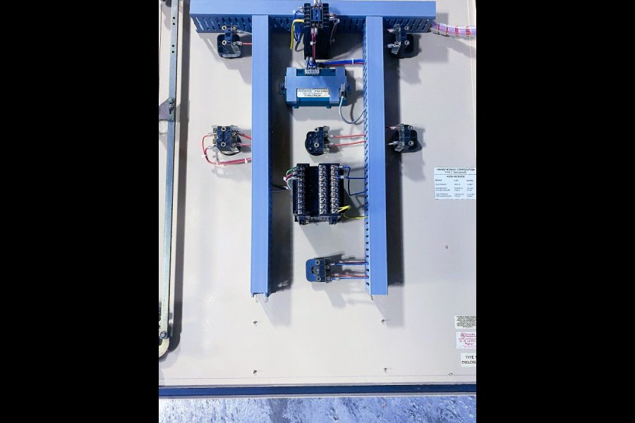 Detailed Pictures of Thermtronix Natural Gas Heated Crucible Type Aluminum Melting-Holding Furnace DCMP-5594