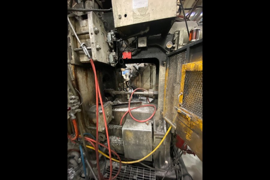 Detailed Pictures of HPM Cold Chamber Die Casting Machine DCMP-5624 Detailed Pictures of HPM Cold Chamber Die Casting Machine DCMP-5624