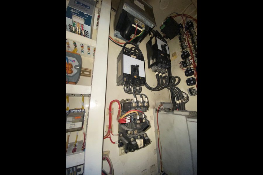 Detailed Pictures of HPM Cold Chamber Die Casting Machine DCMP-5624 Detailed Pictures of HPM Cold Chamber Die Casting Machine DCMP-5624