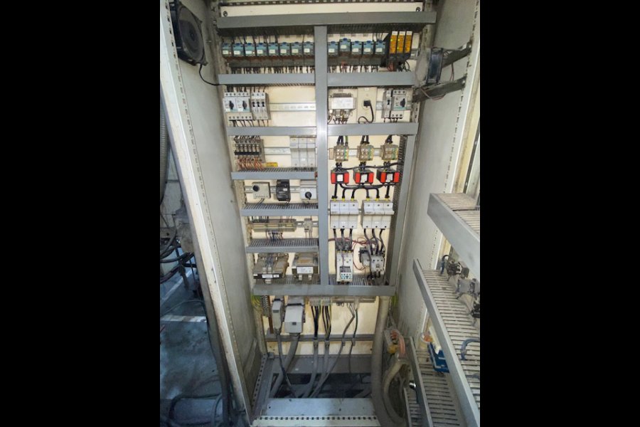 Detailed Pictures of HPM Cold Chamber Die Casting Machine DCMP-5624 Detailed Pictures of HPM Cold Chamber Die Casting Machine DCMP-5624