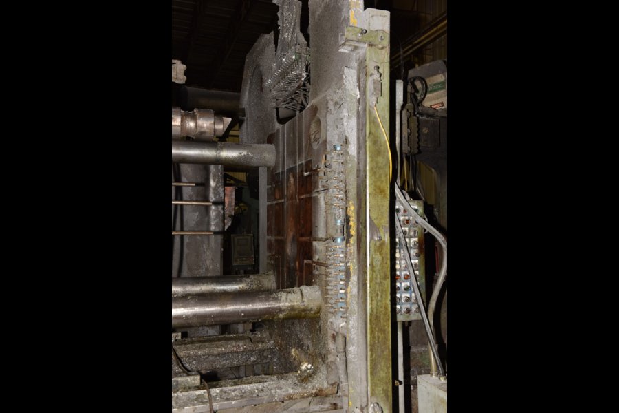 Detailed Pictures of Prince Cold Chamber Die Casting Machine DCMP-5630 Detailed Pictures of Prince Cold Chamber Die Casting Machine DCMP-5630