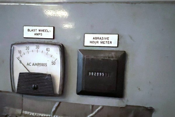 Detailed Pictures of Wheelabrator Steel Belt Tumble Shot Blast Machine DCMP-5633 Detailed Pictures of Wheelabrator Steel Belt Tumble Shot Blast Machine DCMP-5633