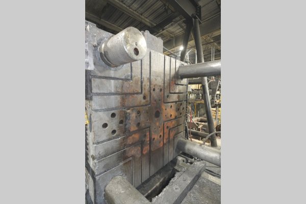 Detailed Pictures of HPM Cold Chamber Die Casting Machine DCMP-5638 Detailed Pictures of HPM Cold Chamber Die Casting Machine DCMP-5638