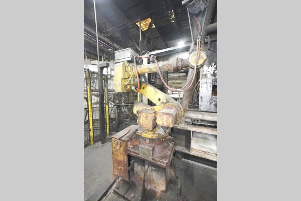 Detailed Pictures of HPM Cold Chamber Die Casting Machine DCMP-5638 Detailed Pictures of HPM Cold Chamber Die Casting Machine DCMP-5638