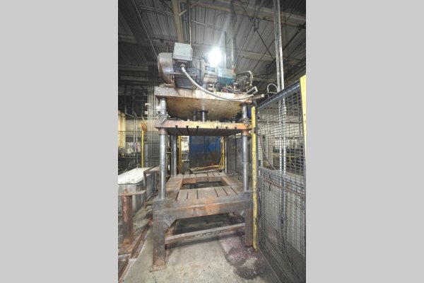 Detailed Pictures of HPM Cold Chamber Die Casting Machine DCMP-5638 Detailed Pictures of HPM Cold Chamber Die Casting Machine DCMP-5638