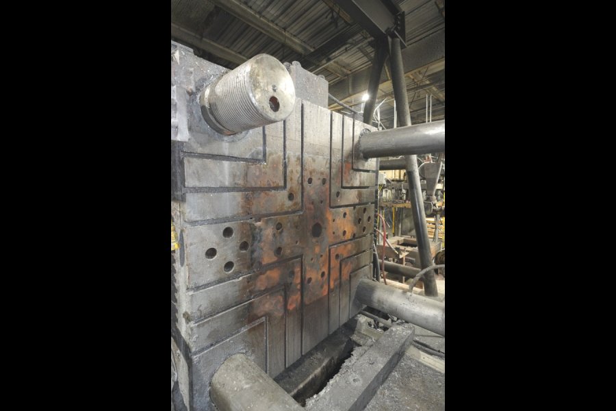 Detailed Pictures of HPM Cold Chamber Die Casting Machine DCMP-5638 Detailed Pictures of HPM Cold Chamber Die Casting Machine DCMP-5638