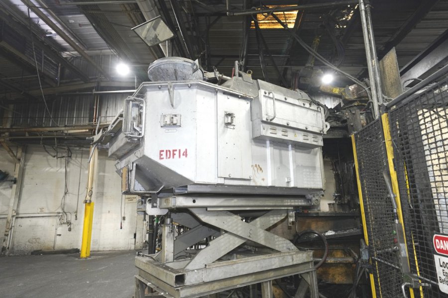 Detailed Pictures of HPM Cold Chamber Die Casting Machine DCMP-5638 Detailed Pictures of HPM Cold Chamber Die Casting Machine DCMP-5638