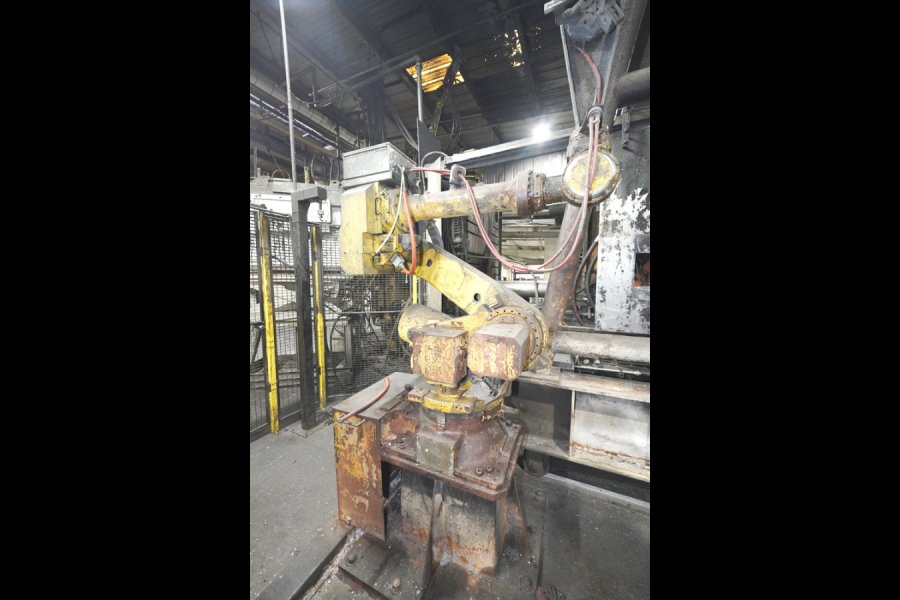 Detailed Pictures of HPM Cold Chamber Die Casting Machine DCMP-5638 Detailed Pictures of HPM Cold Chamber Die Casting Machine DCMP-5638