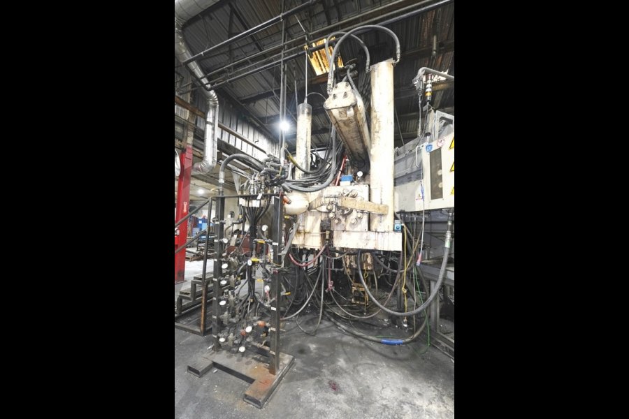 Detailed Pictures of HPM Cold Chamber Die Casting Machine DCMP-5638 Detailed Pictures of HPM Cold Chamber Die Casting Machine DCMP-5638