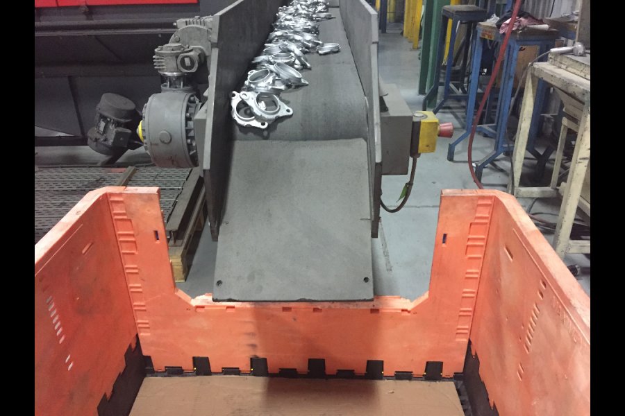 Detailed Pictures of Rosler Rubber Belt Tumble Shot Blast Machine DCMP-5647