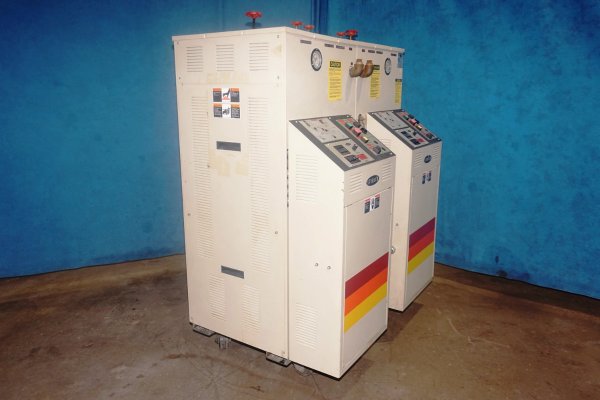 Picture of Model Sterlco S9026-H1 DCMP-5658 Picture of Sterlco Dual (two) Zone Portable Hot Oil Process Heater Temperature Control Unit with Cooling Water Circuit DCMP-5658