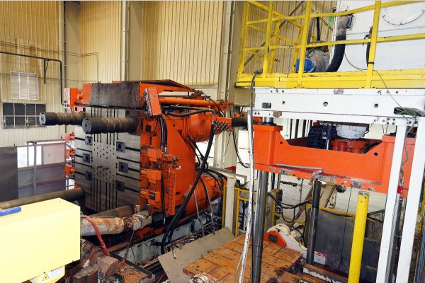 Picture of Buhler Horizontal Cold Chamber Aluminum High Pressure Die Casting Machine DCMP-5756 Picture of Buhler Carat 350L compact Horizontal Cold Chamber Aluminum High Pressure Die Casting Machine For_Sale DCMP-5756